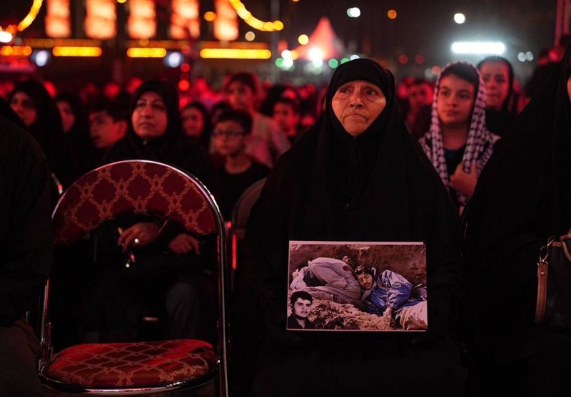 مادر شهیدان خالقیپور: شهدا را انحصاری نکنیم/تقدیر از مادران شهدا در محرم شهر