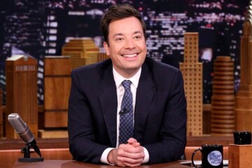 مجری مشهور در مراسم رونمایی از پیکسل ۱۰ گوگل