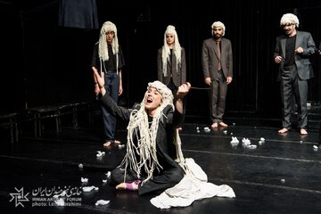 «مشکلات» در خانه هنرمندان چهارشنبه تمام می‌شود