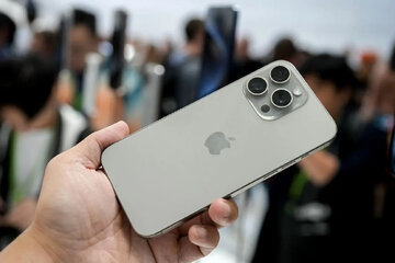 نوجوان ۱۶ ساله در حین رانندگی خوابش برد و تصادف کرد؛ اما آیفون جانش را نجات داد