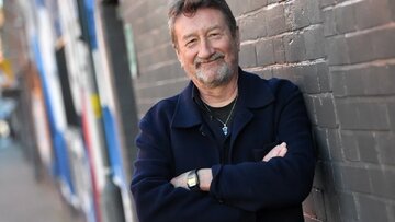 نویسنده پیکی بلایندر، جیمز باند جدید را مینویسد