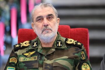 هشدار فرمانده نیروی زمینی ارتش؛ دشمنان چشم طمع به ایران داشته باشند، سرنوشتشان شکست و خفت است/ توضیح امیرقربانی درباره تهدیدات در مرزهای شرقی کشور