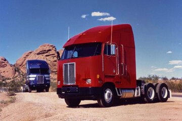 وقتی یک «کلاه ایمنی» دنیای کامیونها را تکان داد / با پیتربیلت ۳۷۲ آشنا شوید /عکس