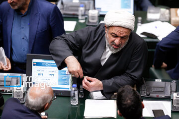 پست عجیب حمید رسایی پس از حمایت رهبری از رییسجمهور: باید از اقدامات غلط رئیس جمهور انتقاد کنیم/ مقایسه دوباره پزشکیان و بنی صدر!