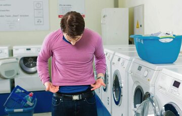 پشم، پنبه یا ریون، کدام جنس لباس بیشتر آب می‌رود؟