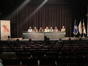 پیوندِ «عشق به ایران» و «انتقاد از شرایط حاکم و ساختارهای مدیریتی»