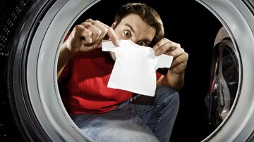 چرا لباس‌ها آب می‌روند و چطور می‌توانیم نجاتشان دهیم؟