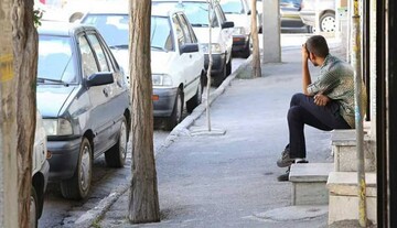 چرا نمی‌توانیم به آمار کاهش نرخ بیکاری اعتماد کنیم؟ / حاج‌اسماعیلی: بیش از ۴۰ درصد نرخ بیکاری مربوط به فارغ‌التحصیلان دانشگاهی است