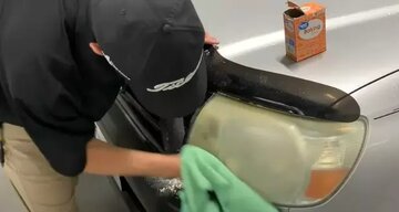 چگونه با سرکه و جوش شیرین چراغهای خودرو را تمیز کنیم؟