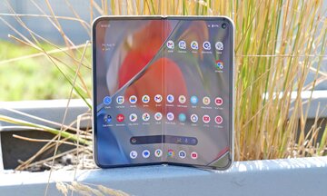 چگونه گوگل تنها با دو نسل به پای سامسونگ رسید؟ / برتری پیکسل ۹ پرو؛ تاشویی که دوربینش کم نمیآورد!