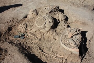 کشف گور اشرافی ۳ هزار ساله در خراسان با جواهرات طلا!