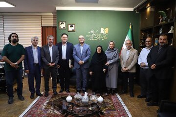 یک جشنواره خاص با جوایزی به نام دکتر محمد معین