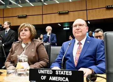 آسوشیتدپرس مدعی شد: ایران در آخرین دقایق روز پنجشنبه تصمیم گرفت پیشنویس قطعنامه را از آژانس پس بگیرد / واشنگتن، آژانس را تهدید کرده است