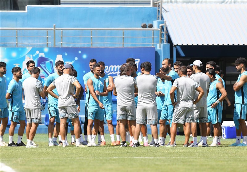 اردوی چند روزه استقلال در کیش پیش از بازی با الوصل
