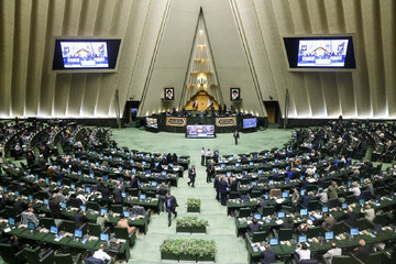 اقدام کم سابقه در مجلس؛ پس از جلسه علنی، نمایندگان وارد جلسه غیرعلنی شدند/ ماجرای غیرعلنی شدن چیست؟