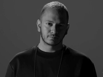 این خواننده موسیقی پاپ ایرانی دوست دارد زندان را تجربه کند