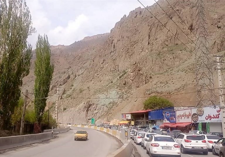 ترافیک سنگین/شمال به جنوب جاده چالوس از ساعت ۱۱ بسته و مسیر یکطرفه میشود