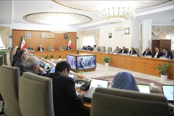 توصیه عارف به نخبگان و تریبونداران/ باید در مقابله با شیطنتهای دشمنان آمادگی کامل داشته باشیم