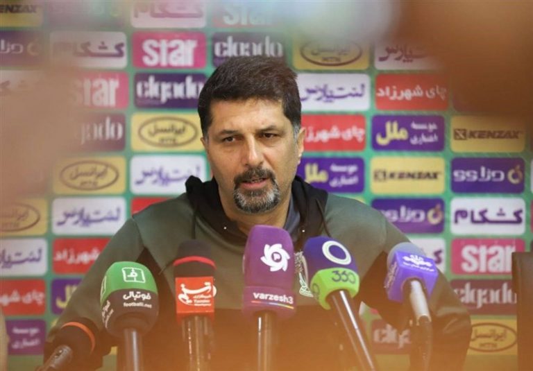 حسینی: دنبال تخریب نباشید/ هواداران پشت تیم باشند از این شرایط عبور میکنیم