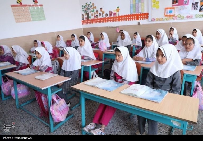 خانوادهها محصولات دارای نشان سازمان غذا و دارو را برای دانشآموزان بخرند