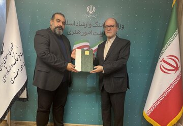 دبیر چهل‌وچهارمین جشنواره بین‌المللی تئاتر فجر، معرفی شد