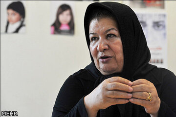 دعوت پوران درخشنده به منطق در روزهای پرآشوب