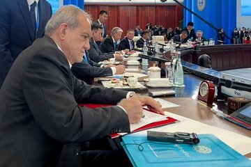 دیدار پزشکیان و پوتین در حاشیه اجلاس شانگهای + تصویر