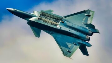 راز پاشنهآشیل J-20؛ چرا اژدهای چین در جنگ واقعی میلنگد؟