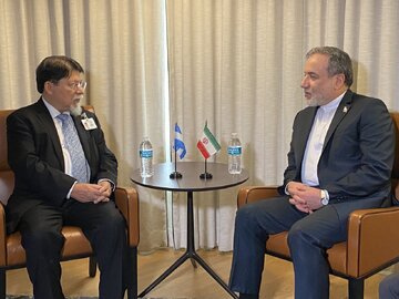 رایزنی عراقچی با وزرای خارجه نیکاراگوئه، اریتره و اوگاندا با محور بازگشت تحریمها و تجاوز نظامی اسرائیل و آمریکا به ایران