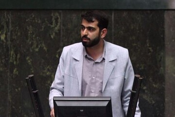 روایت نماینده شیراز از گفتوگو با عراقچی؛ گفتم همان طور که شنبه ها با آمریکا مذاکره کردید، دوشنبه ها هم با برای مذاکره با چین وقت می گذاشتید!