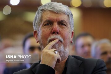 سایت نزدیک به محسن رضایی: باید از وزیر ارشاد بخاطر عزل معاون تندرو خود قدردانی کرد / برکناری اقدامی شجاعانه بود