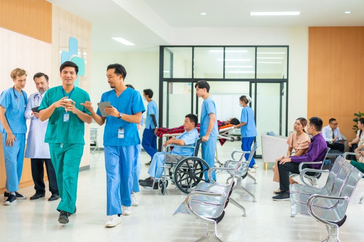 سفر نیم میلیون انگلیسی به خارج کشور برای عمل جراحی؛ سود لیتوانی از گردشگری سلامت