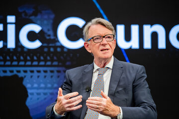 سفیر بریتانیا در آمریکا برکنار شد/ ارتباط او با پرونده اپستین چه بود؟