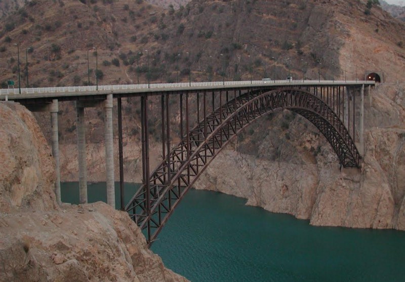 شاهکار مهندسان ایرانی بر فراز دریاچه سد گلورد/ ساخت بلندترین و بزرگترین سازه زیرقوسی + فیلم