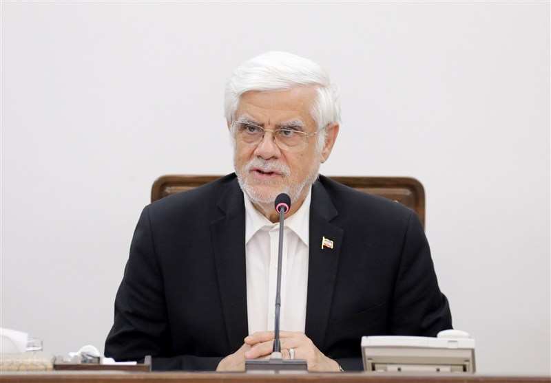 عارف: اجازه نمیدهیم کسی با سفره مردم شوخی کند