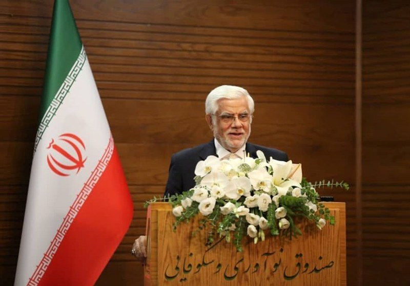 عارف: باید به جایگاه اول منطقهای در فناوریهای نوظهور برسیم