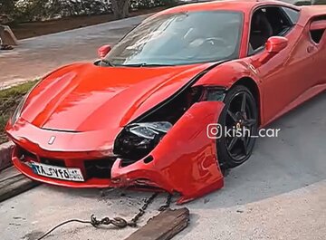 فراری جزیره کیش تصادف کرد /عکس