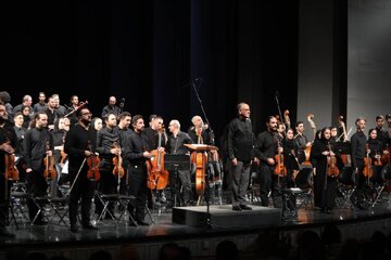 مسعود کیمیایی به دیدن اکتبر ۱۹۰۴ نشست