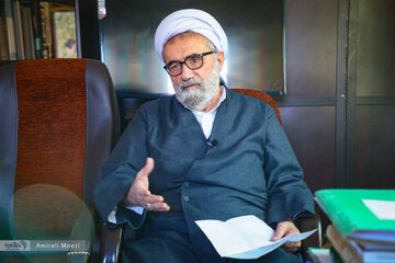 مسیح مهاجری: رفع حصر کروبی به سود نظام بود؛ پرونده بقیه را هم ببندید/ آزادی زندانیان سیاسی هم به نفع کشور است