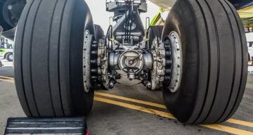 هواپیماها از ترمز دیسکی استفاده میکنند یا ترمز کاسهای؟