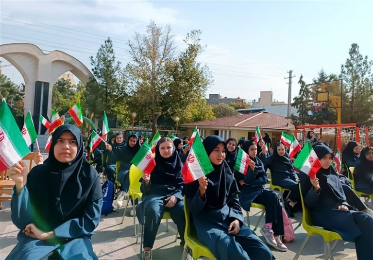وزیر آموزش و پرورش «زنگ جوانهها» را نواخت/ دانش آموزان پایه هفتم راهی کلاس