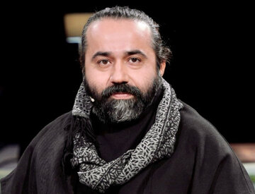 پسری که برای دفن پدرش به دنبال قبر میگردد