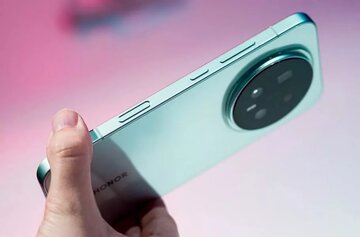 گوشی هوشمندی که دکمه اختصاصی هوش مصنوعی دارد / عکس