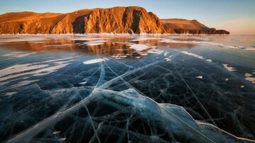 یخ شفاف، اسرار قدیمیترین دریاچه زمین را فاش میکند / خانه ۲۰٪ از کل آب شیرین جهان