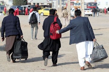 اتباع افغان دوباره به ایران بر میگردند؟/ شرط وزارت کار برای ورود کارگران افغانستانی