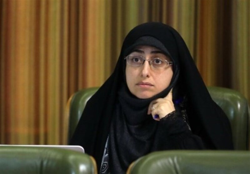 بازگشت پدیده چادرزنی همراهان بیماران کنار بیمارستانهای تهران