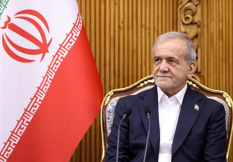تذکر ۴۲ نماینده به پزشکیان درباره دقت در اظهارنظرهای بینالمللی