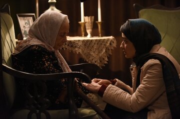 جواد حکمی: نباید درباره افغانها نگاه صفر و صدی داشت