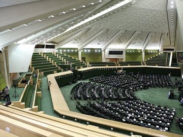 دفاع یک نماینده مجلس از تصویب CFT/ اگر طرف مقابل بهانه‌جویی‌های خصمانه را کنار بگذارد، حتما عضویت در CFT باعث گشایش‌های اقتصادی می‌شود