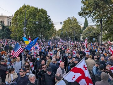 رئیسجمهور گرجستان معترضان را متهم کرد: اعتراضات تفلیس از خارج هدایت میشود